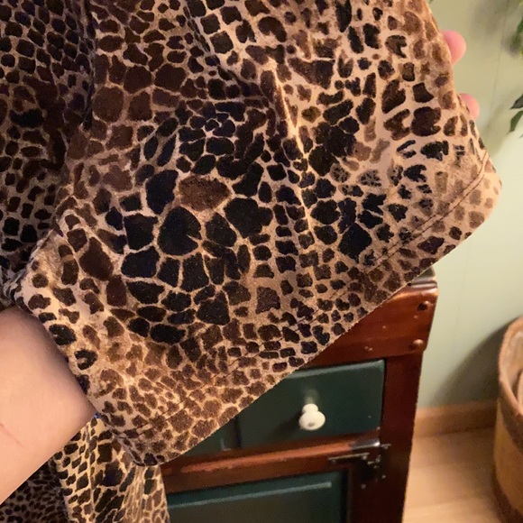 White Stag Woman Stretch animal print top 2X - Picture 7 of 9